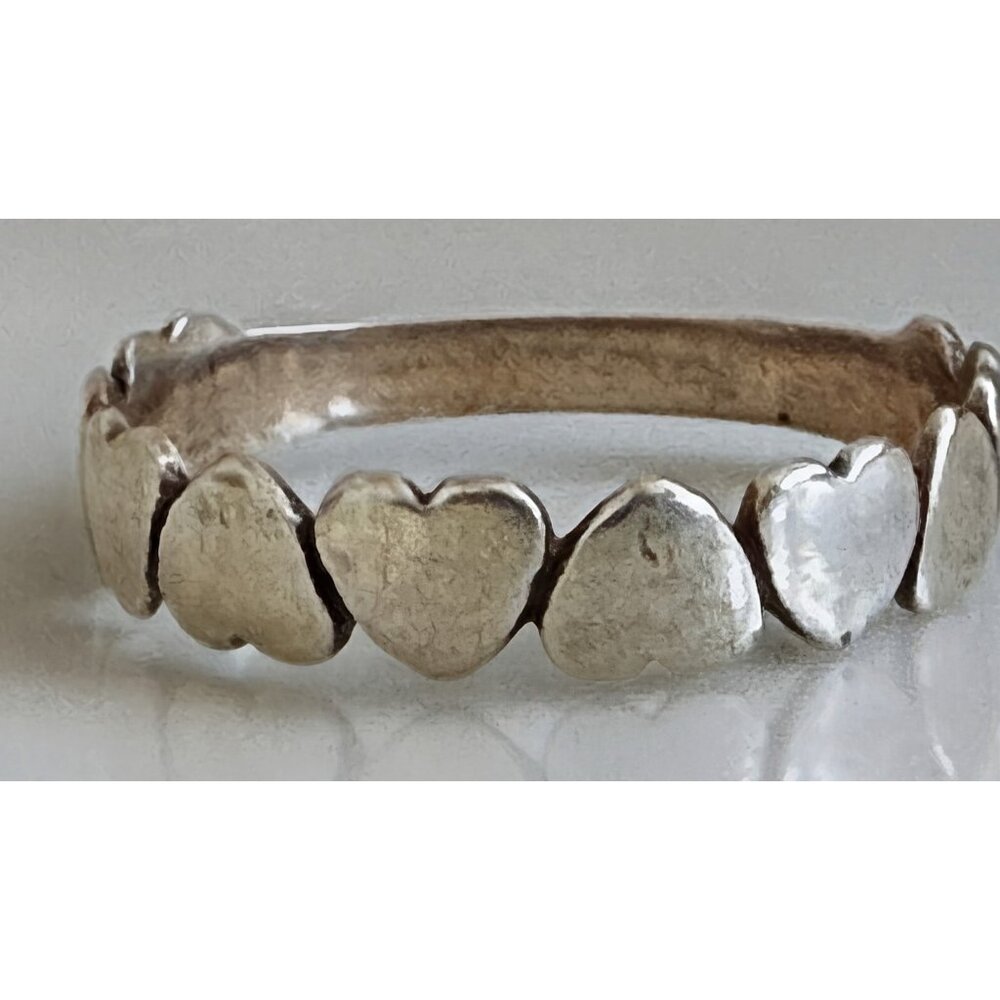 Vintage 90s Hearts Band Ring Dainty 925 Sterlling Silver Size 8 3/4 - Picture 5 of 10